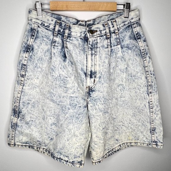 Vintage Pants - Chic Jeans Vintage acid wash mom shorts denim shorts 16